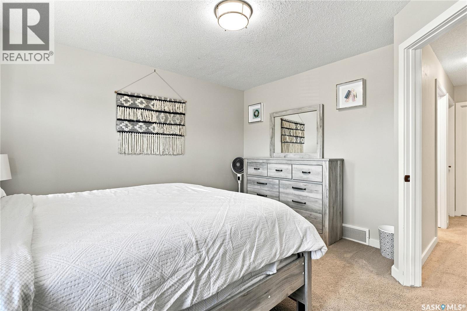 #163 135 Ashworth CRESCENT - 25