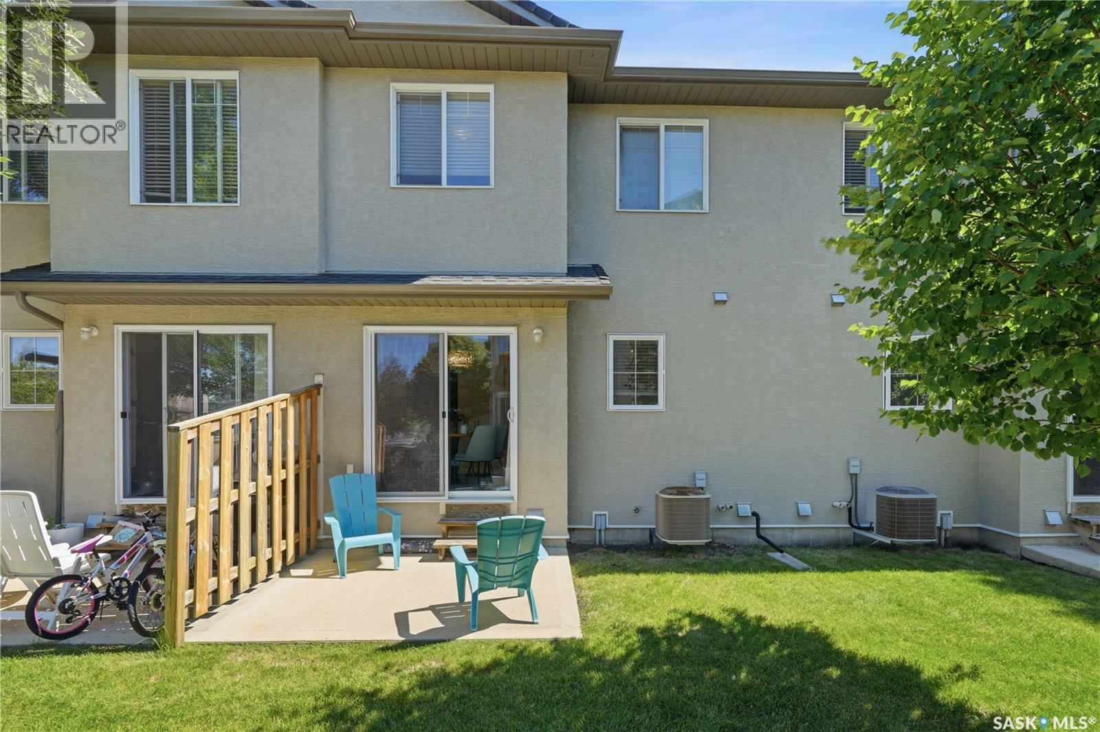 #163 135 Ashworth CRESCENT - 34