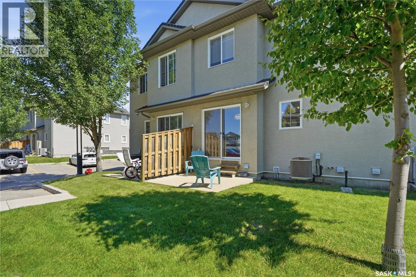 #163 135 Ashworth CRESCENT - 35