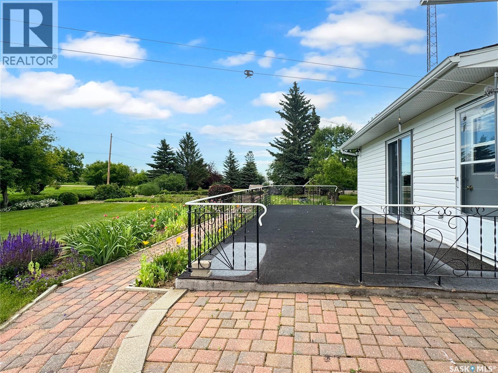 207 3rd AVENUE E - 19
