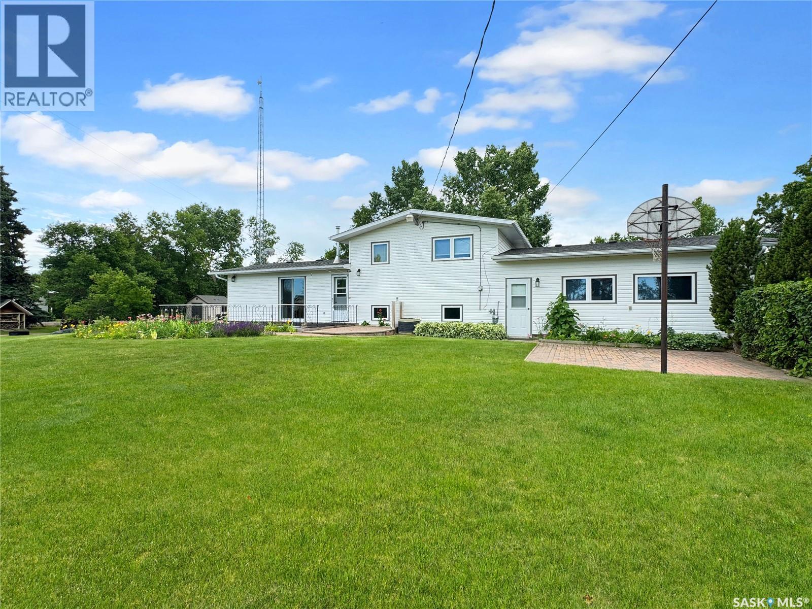 207 3rd AVENUE E - 20