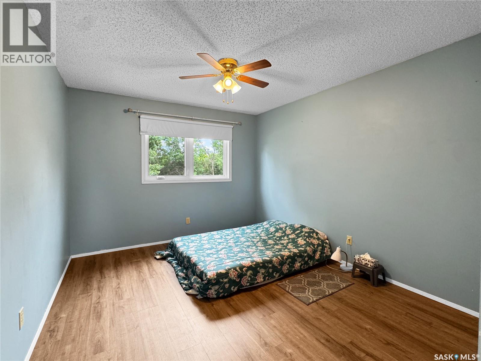 207 3rd AVENUE E - 7