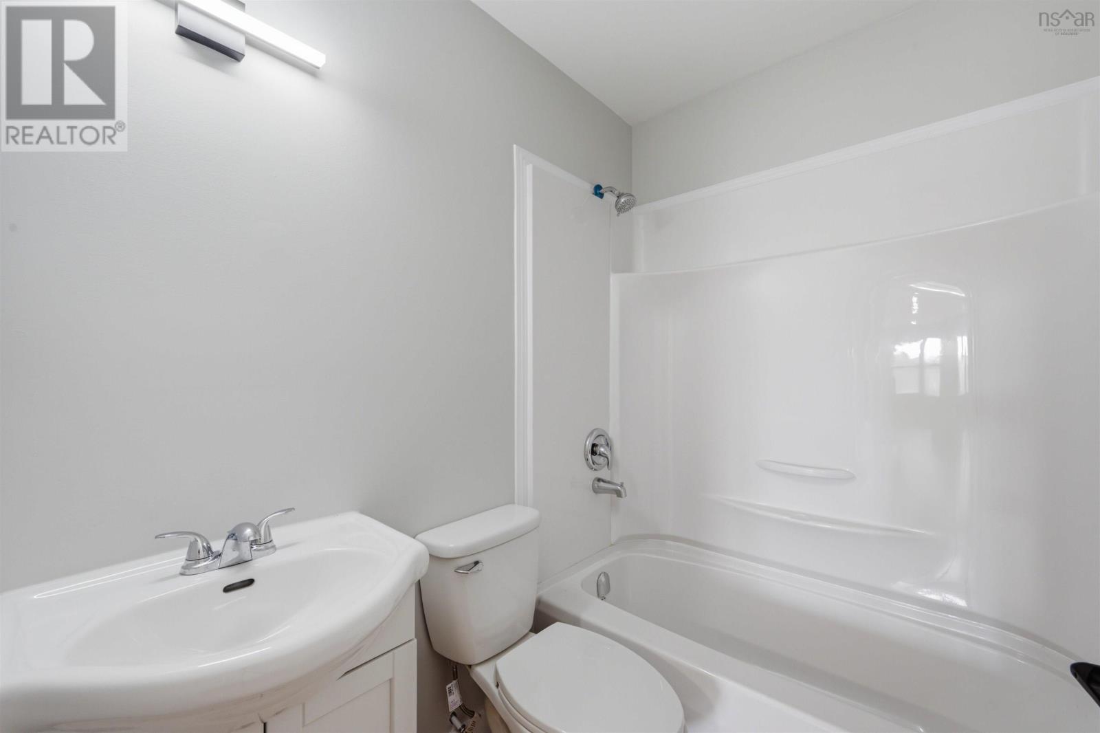 1A & 1B Auburn Avenue - Image 38