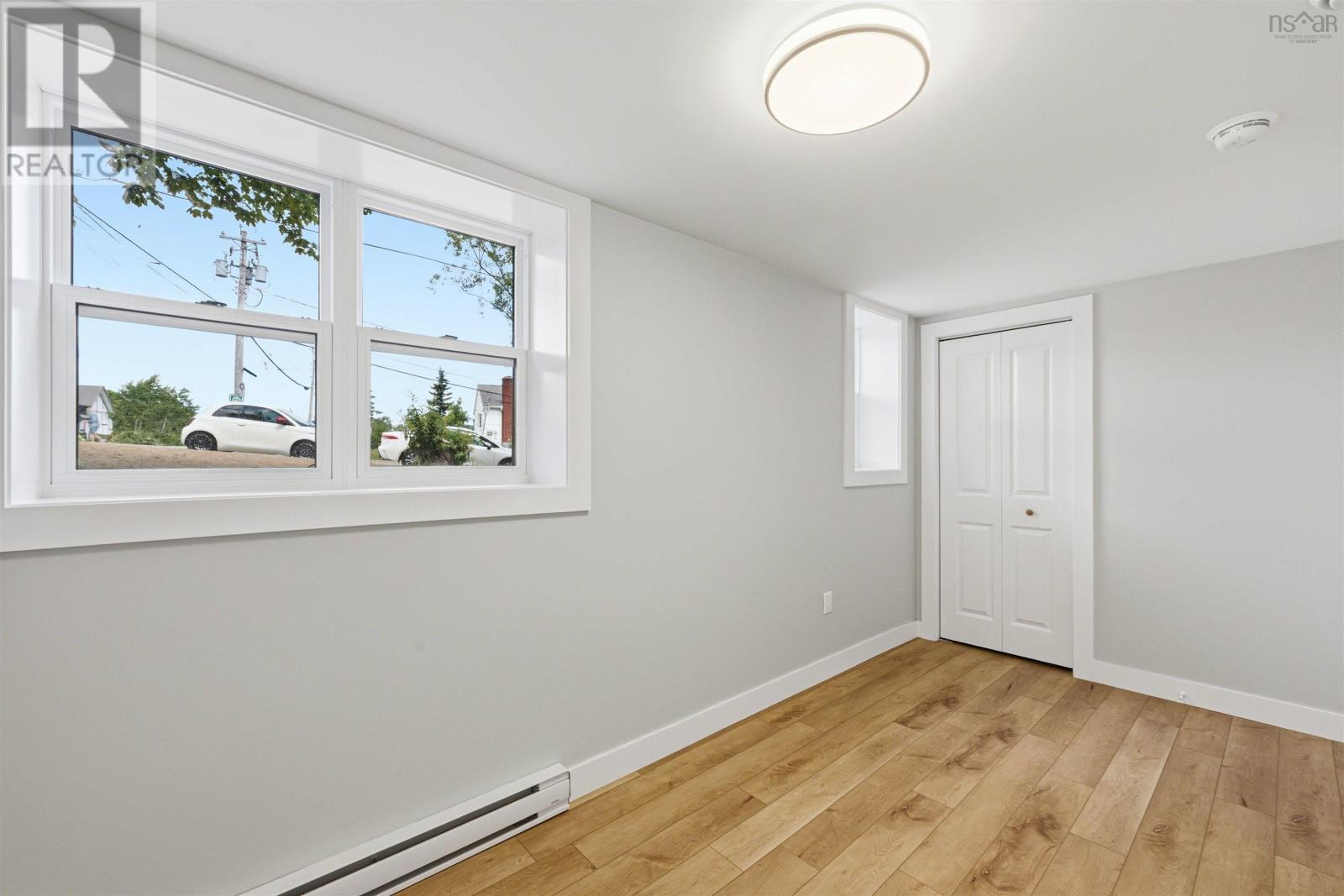 1A & 1B Auburn Avenue - Image 17