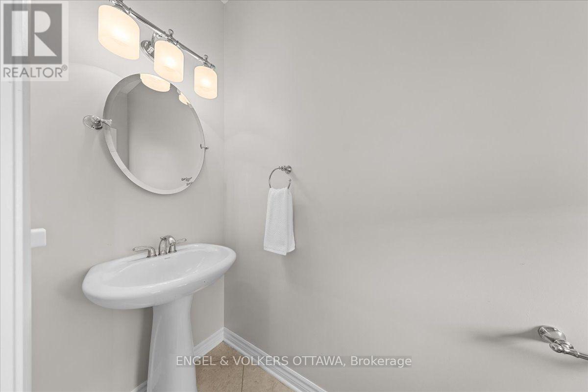 104 JERSEY TEA CIRCLE, Ottawa. Luxury613. By Peter Sagos - Image 7