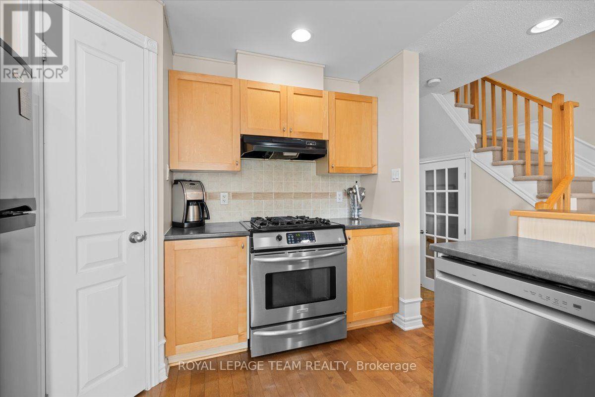 40 SADDLESMITH CIRCLE, Ottawa. Luxury613. By Peter Sagos - Image 7
