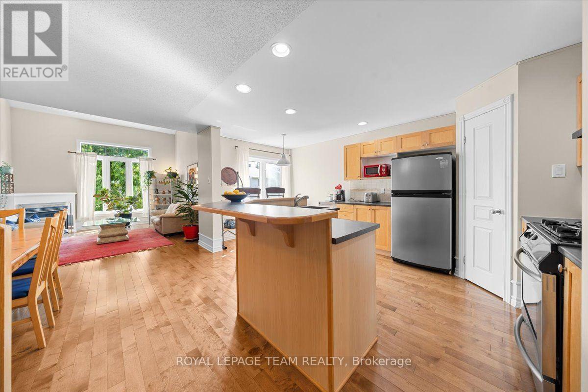 40 SADDLESMITH CIRCLE, Ottawa. Luxury613. By Peter Sagos - Image 8