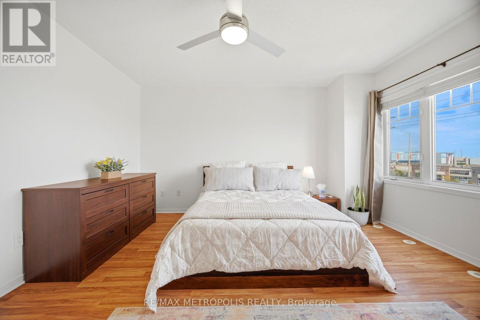 #17 3975 EGLINTON AVENUE W - 25