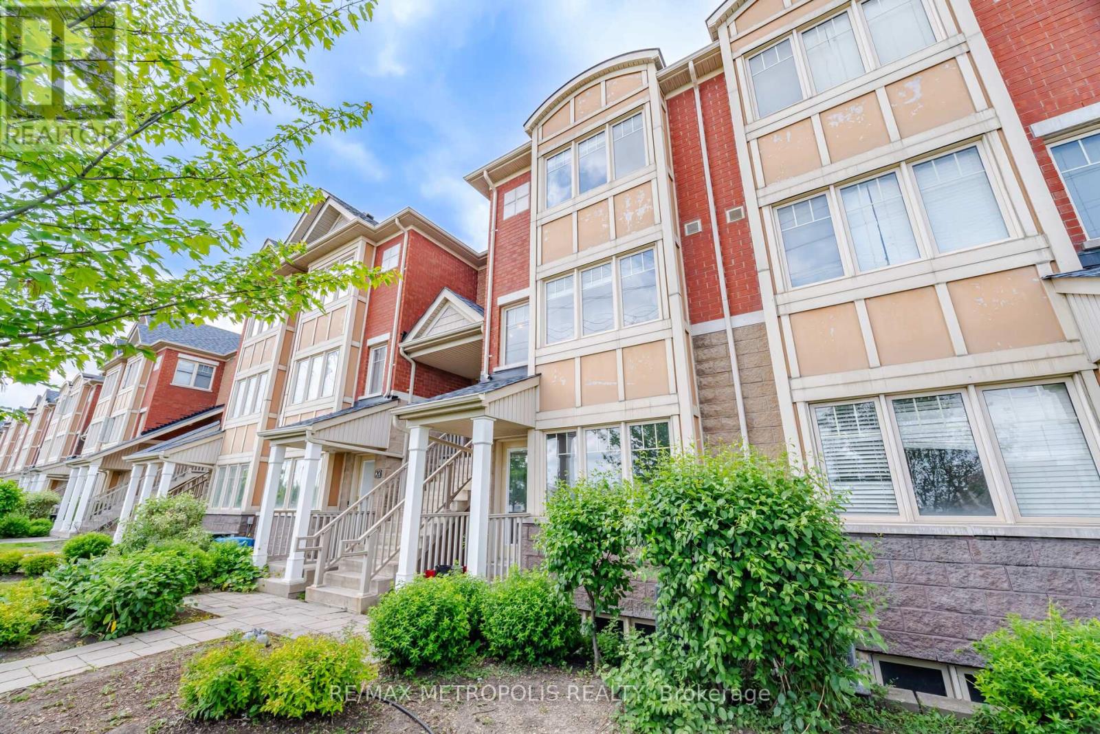 #17 3975 EGLINTON AVENUE W - 2
