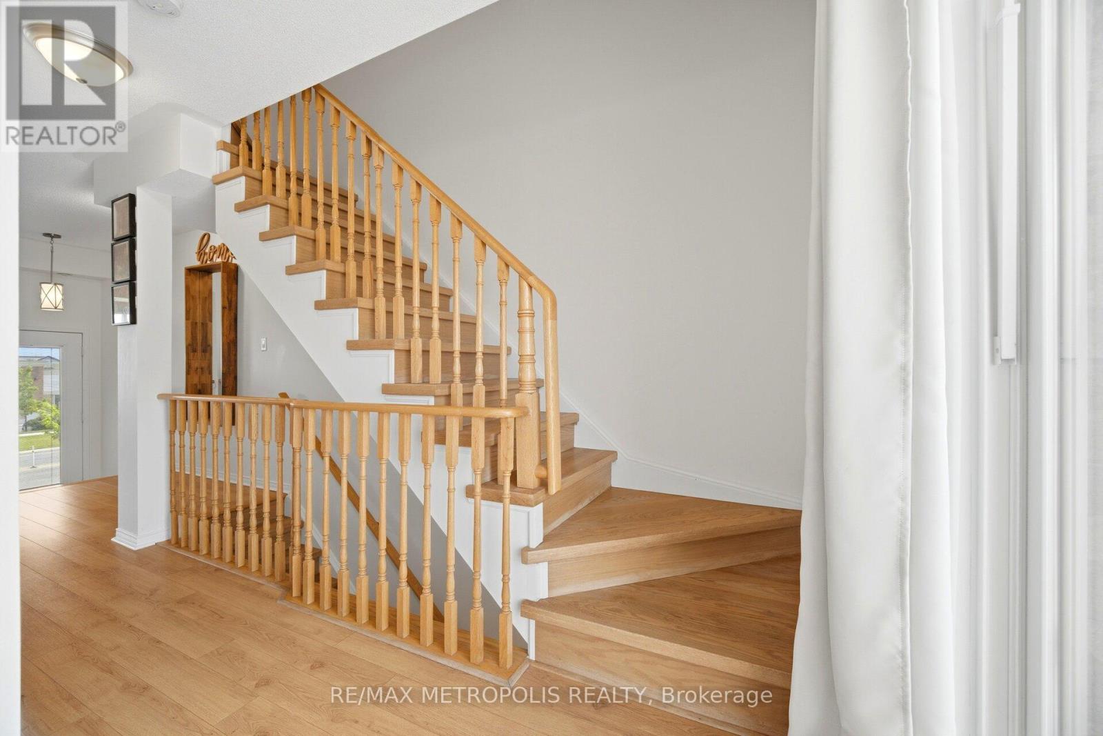 #17 3975 EGLINTON AVENUE W - 21