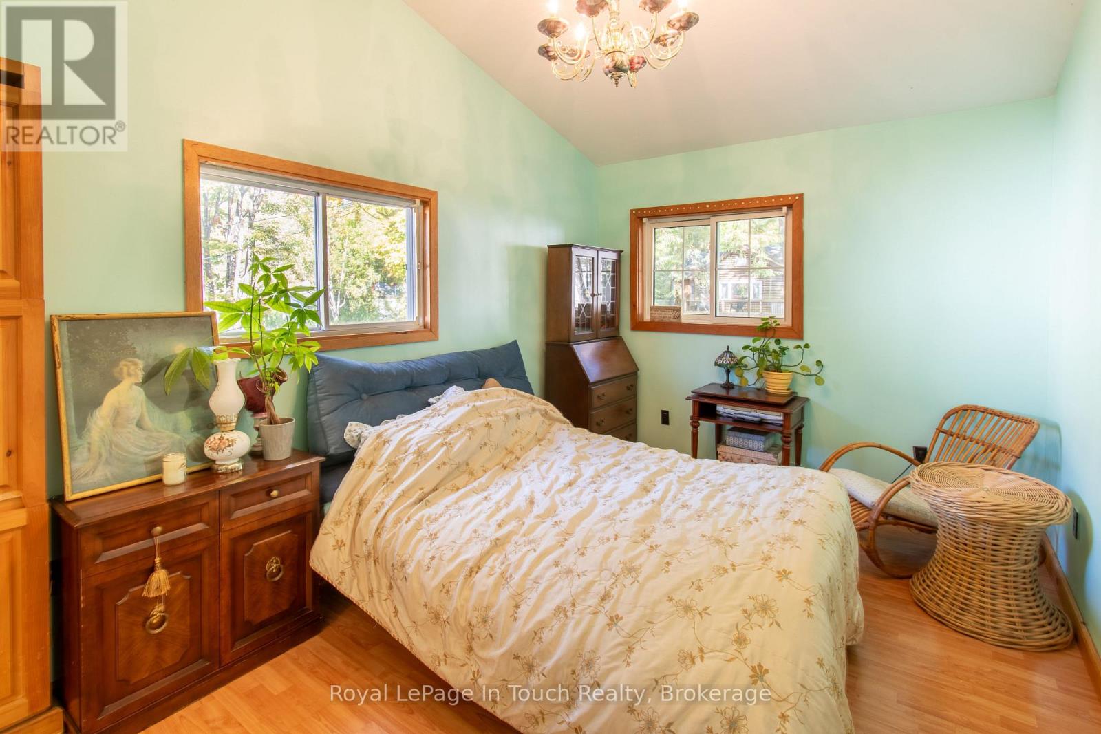 64 WAHNEKEWENING DRIVE - 26
