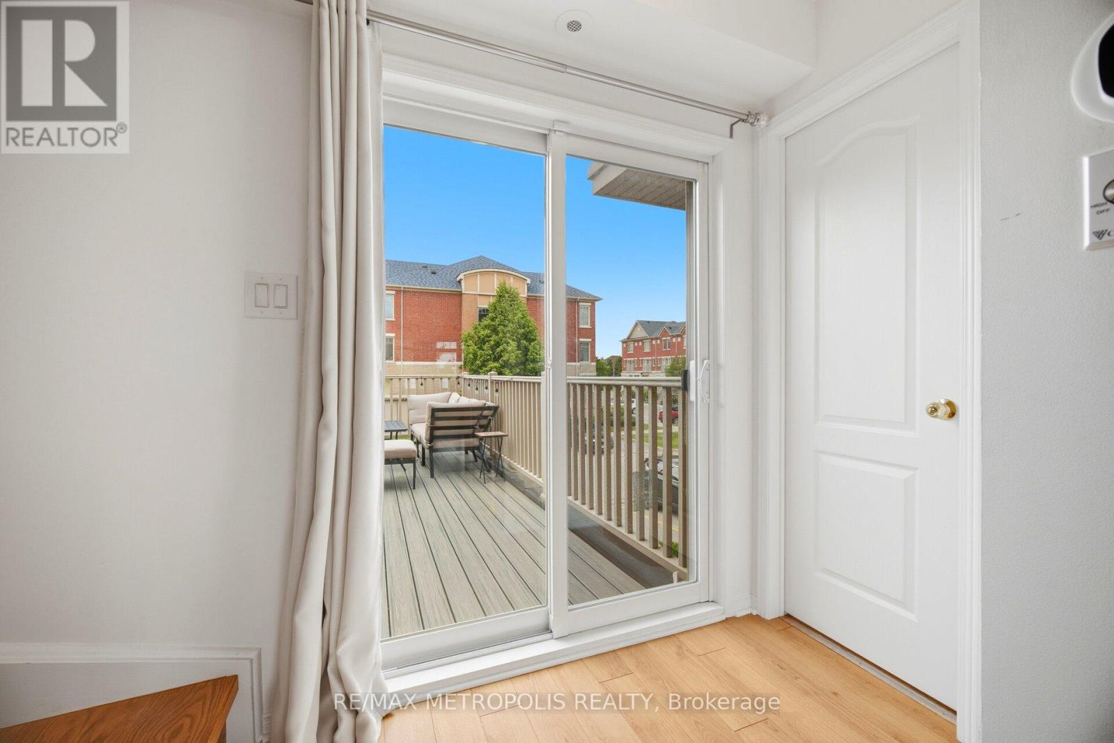#17 3975 EGLINTON AVENUE W - 38