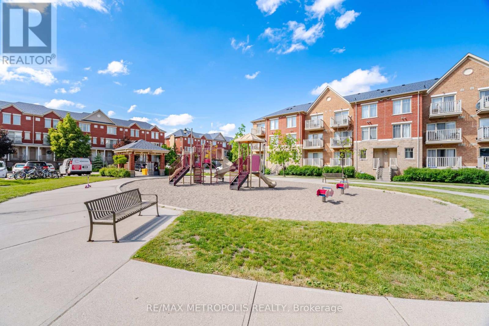 #17 3975 EGLINTON AVENUE W - 45