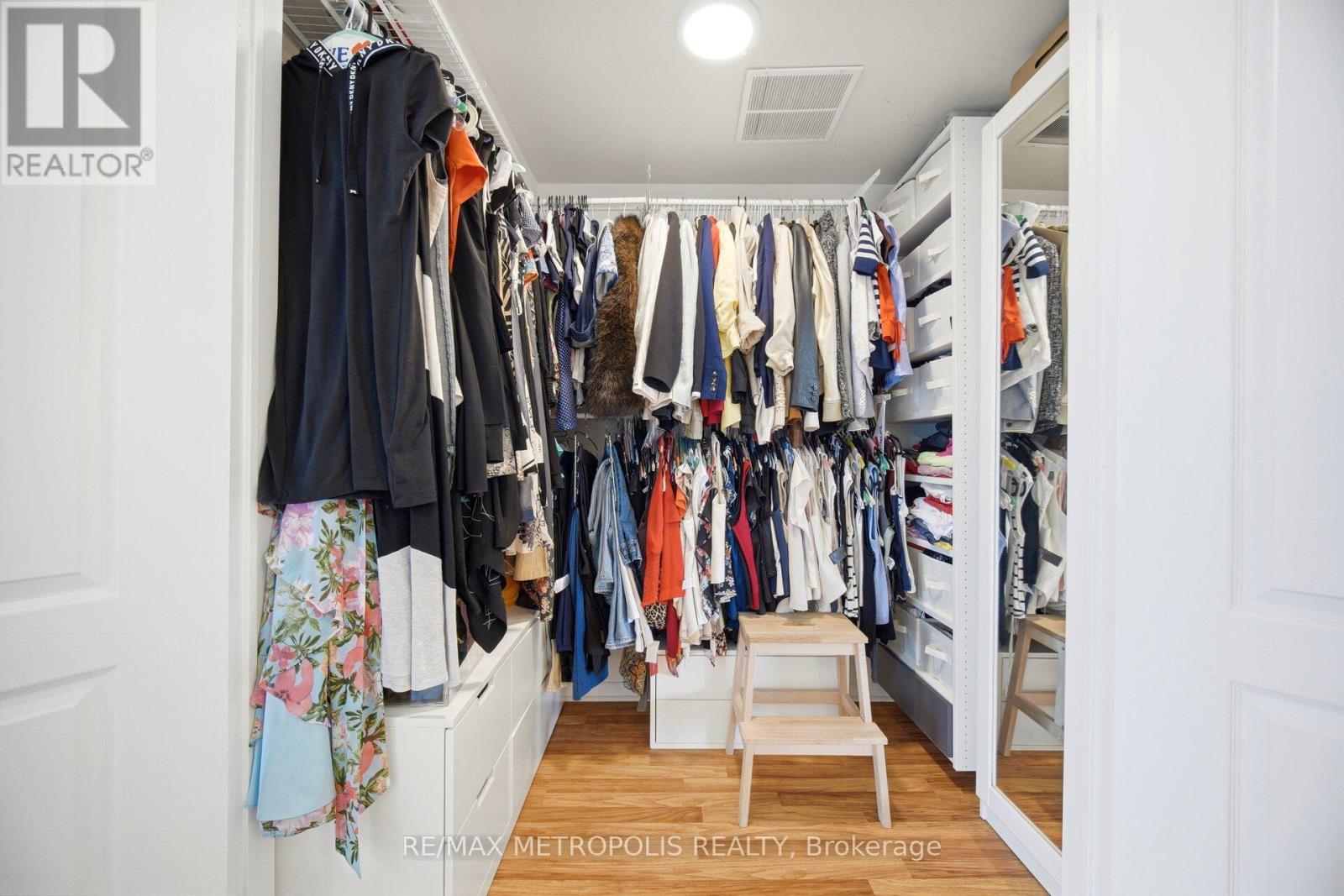 #17 3975 EGLINTON AVENUE W - 29