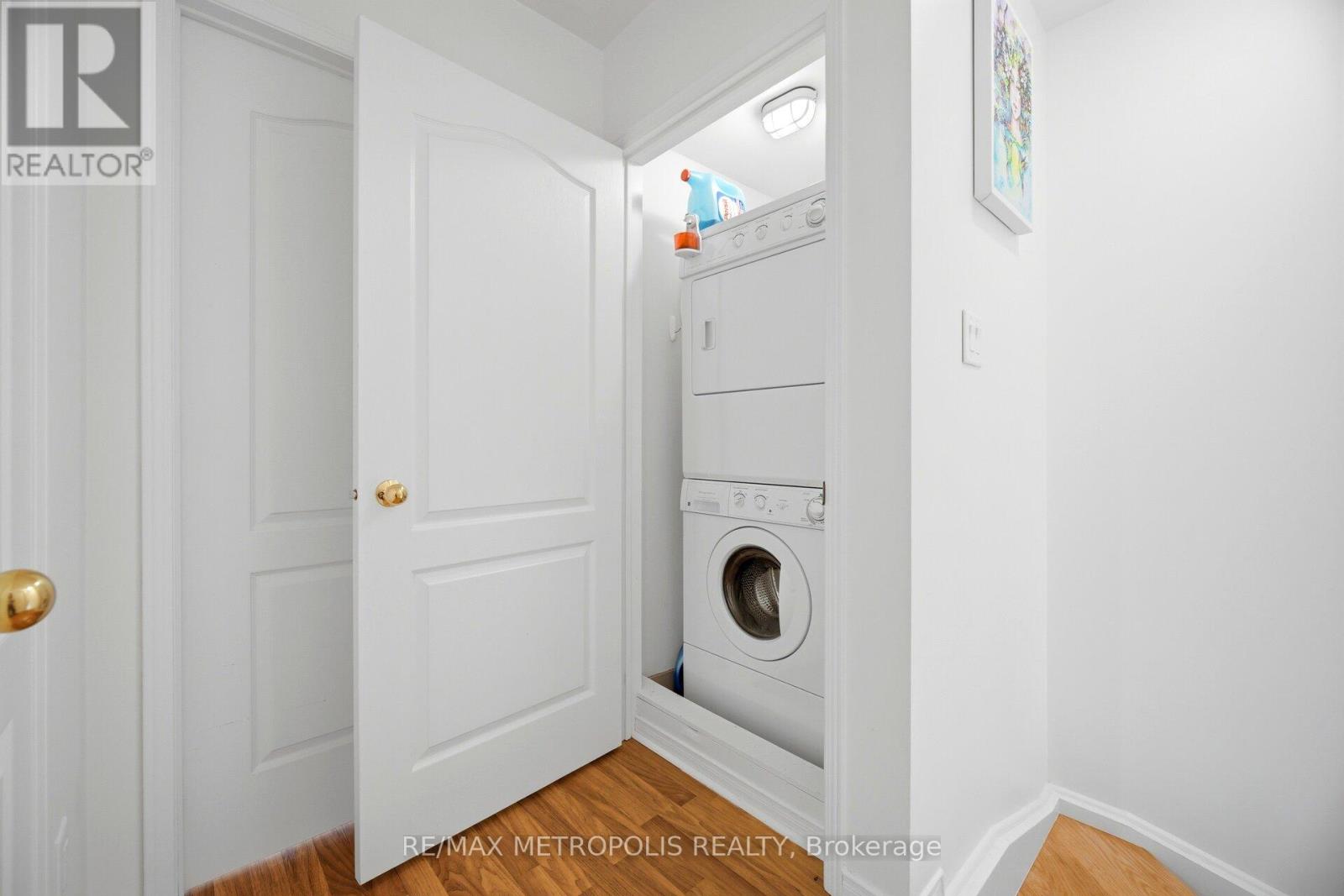 #17 3975 EGLINTON AVENUE W - 37