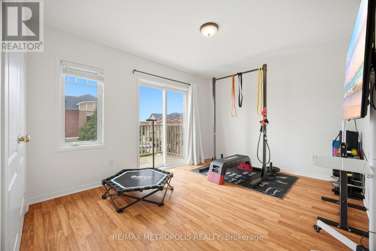 #17 3975 EGLINTON AVENUE W - 30