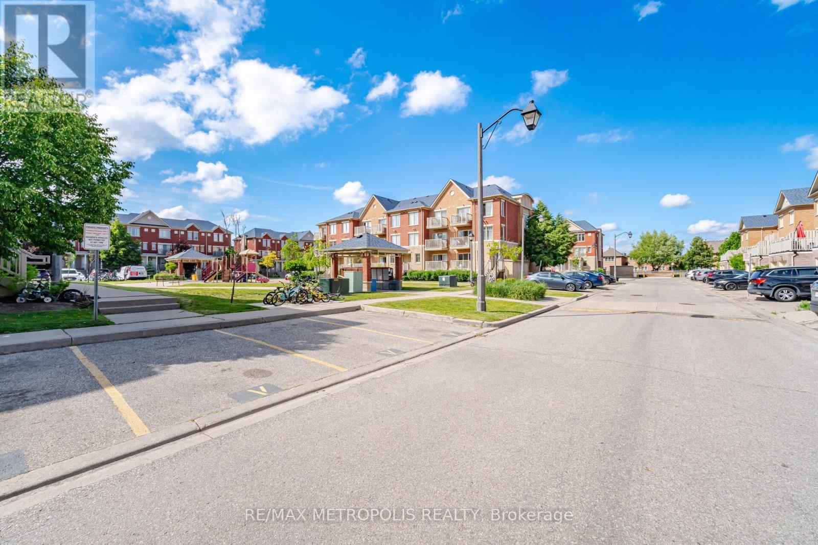 #17 3975 EGLINTON AVENUE W - 47