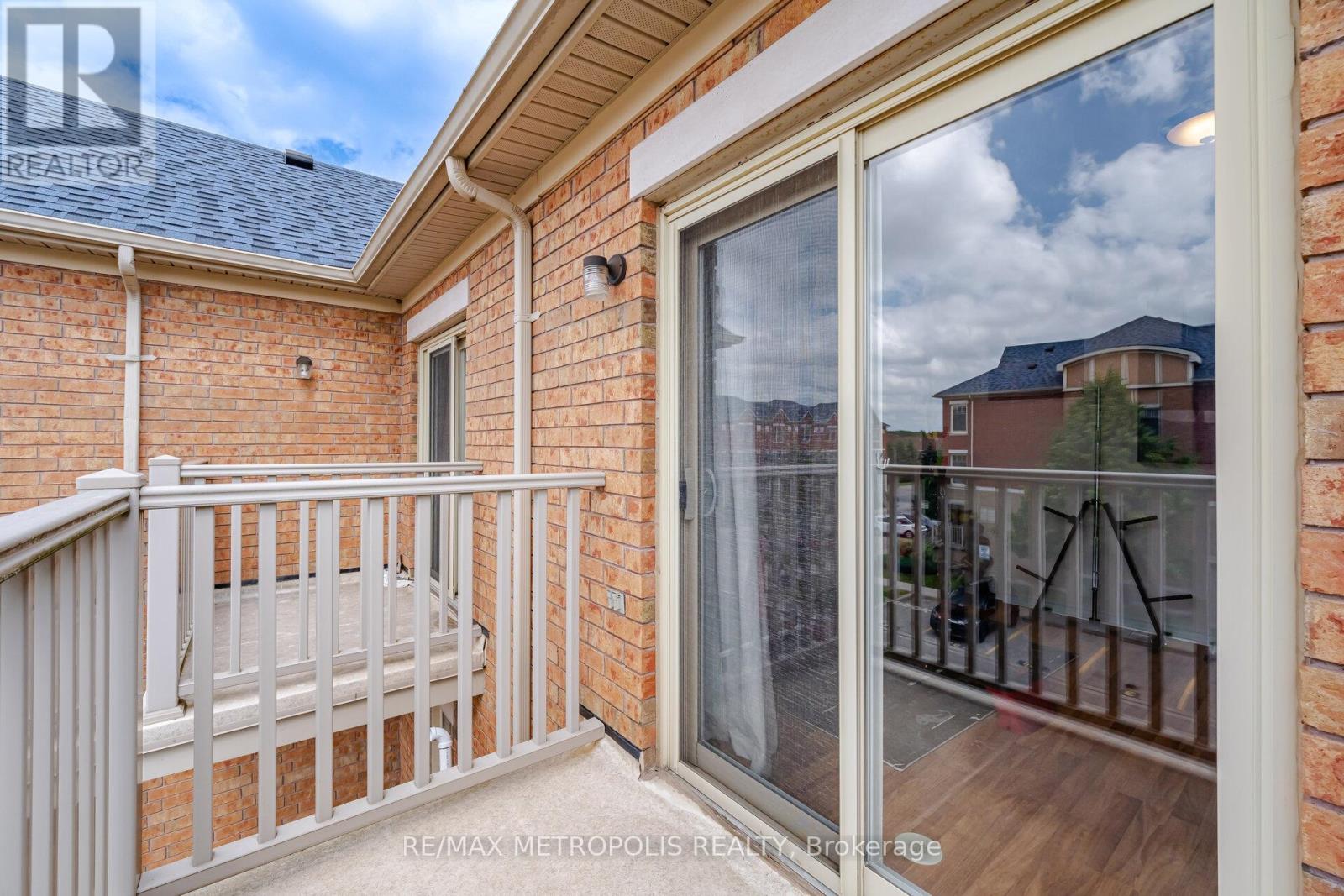 #17 3975 EGLINTON AVENUE W - 31