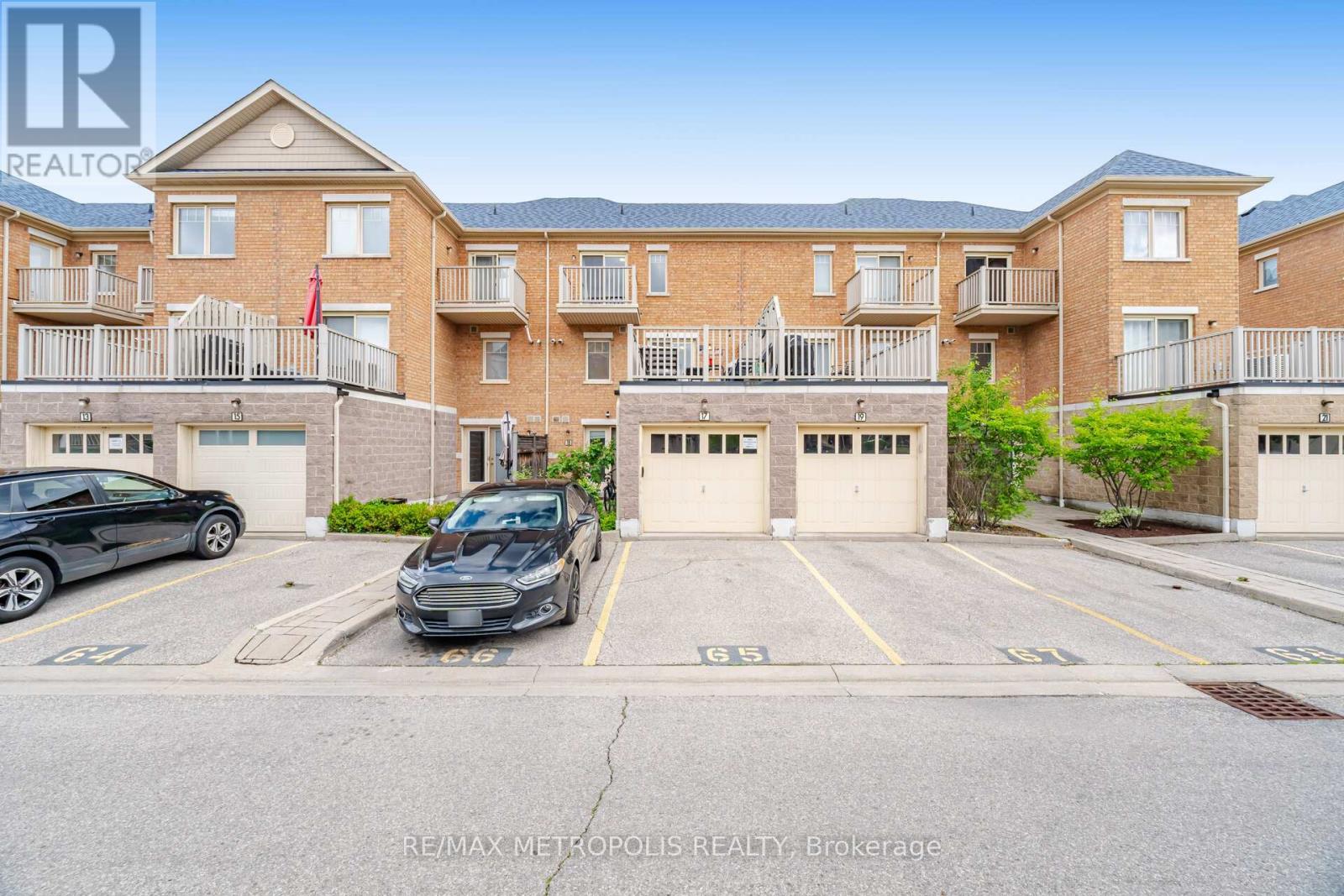 #17 3975 EGLINTON AVENUE W - 42