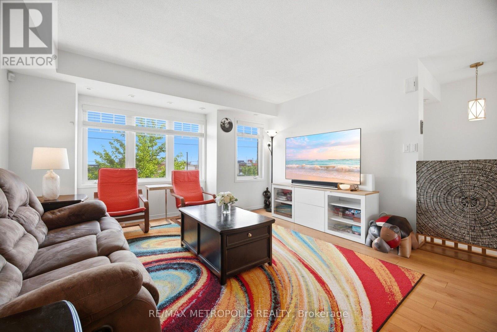#17 3975 EGLINTON AVENUE W - 9
