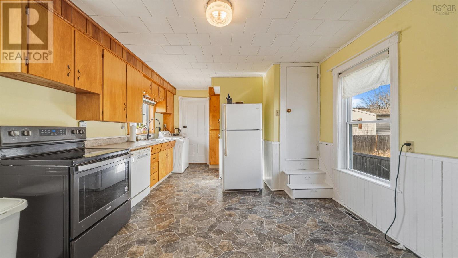 32 River Avenue - 28