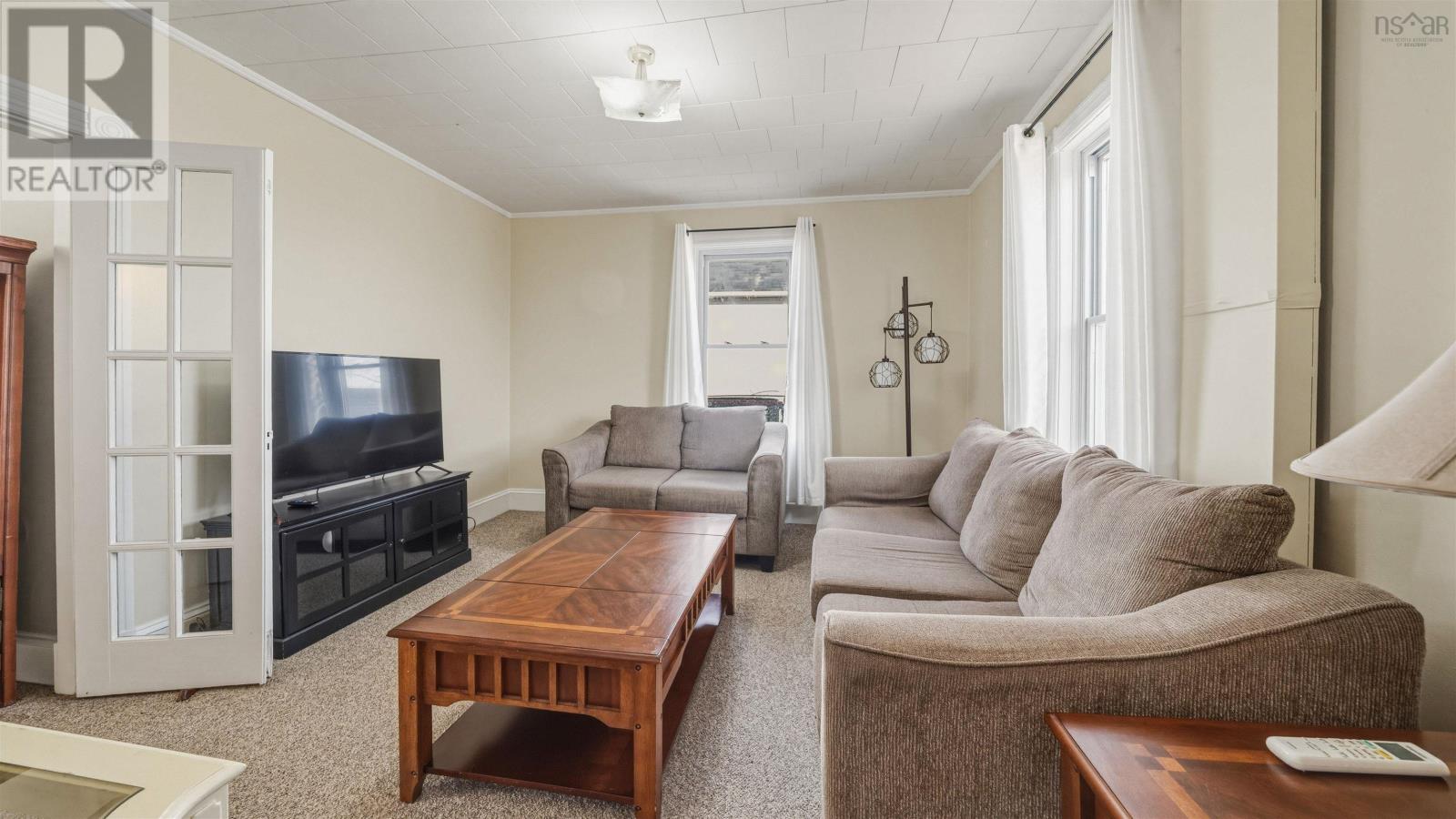32 River Avenue - 32