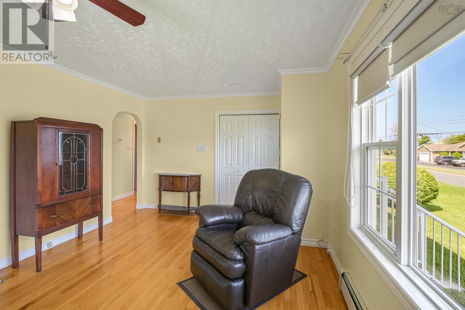 6 Rosewood Avenue - 16