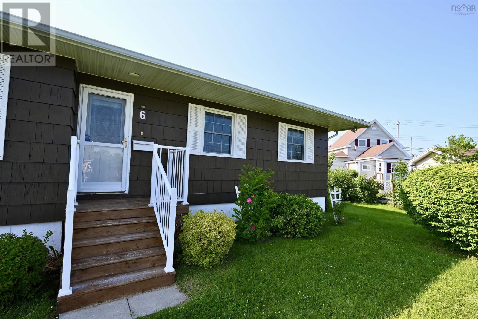 6 Rosewood Avenue - 44