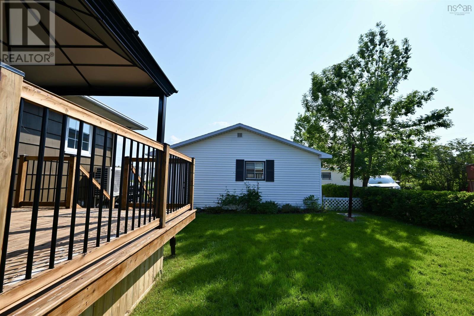6 Rosewood Avenue - 35