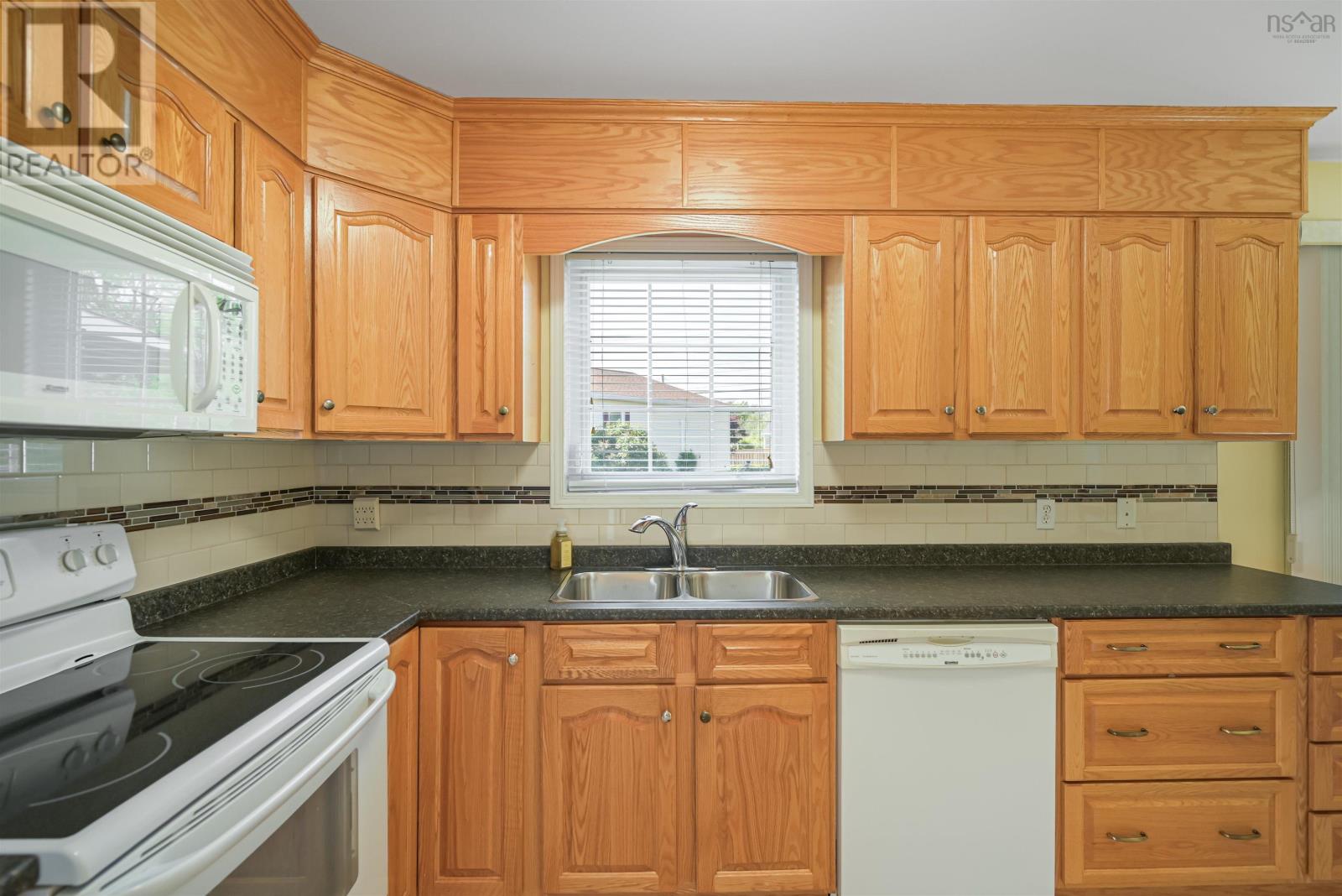 6 Rosewood Avenue - 6