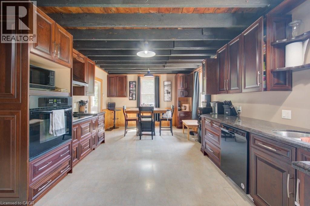 154 EVERT Street - 9