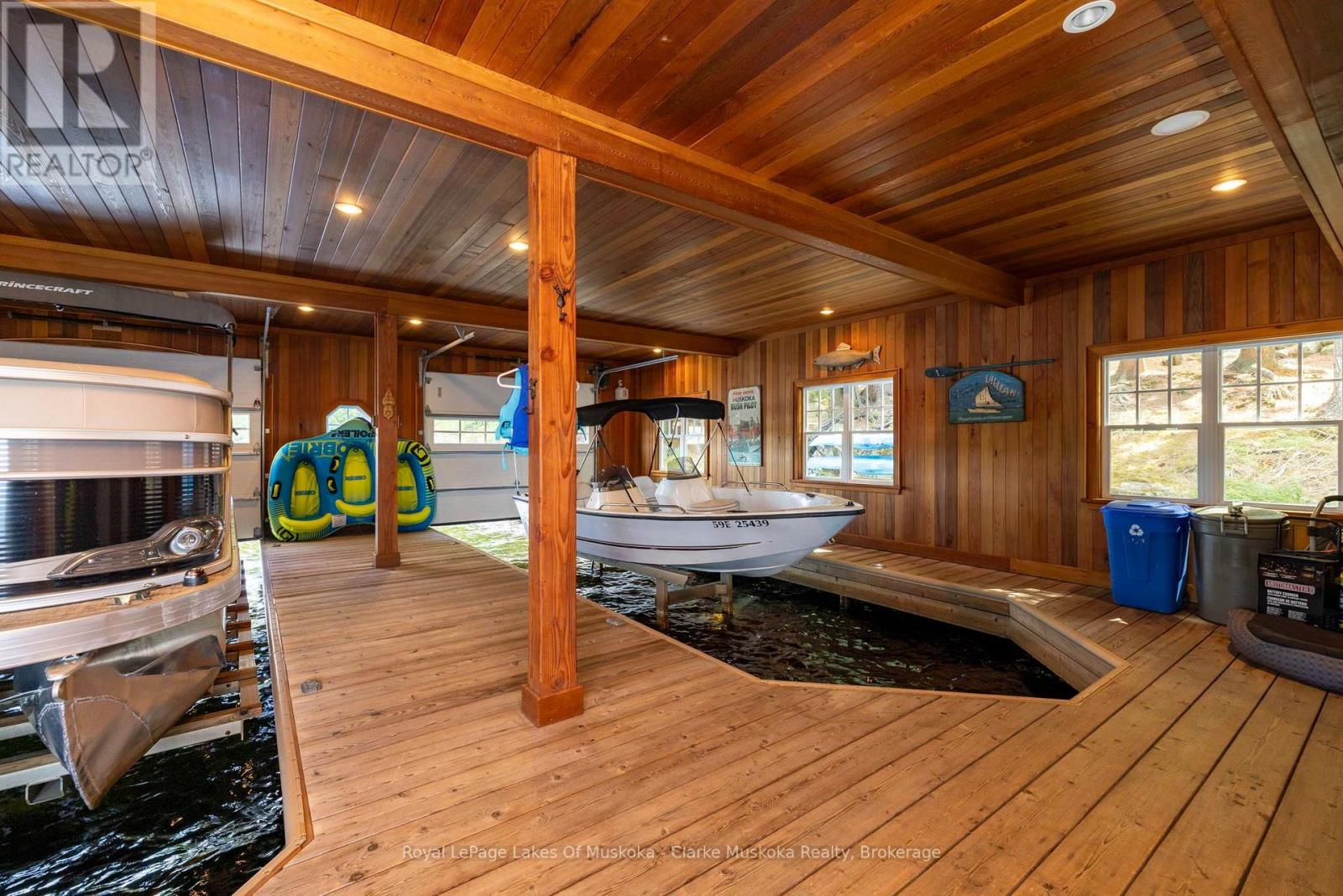 M81 PINE ISLAND #1 ISLAND - 19
