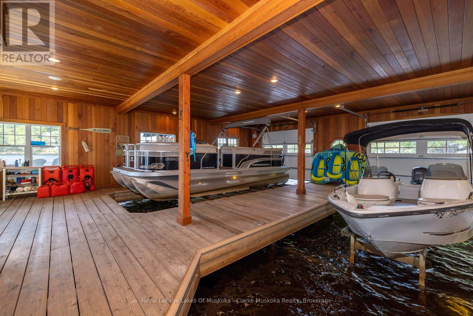 M81 PINE ISLAND #1 ISLAND - 18