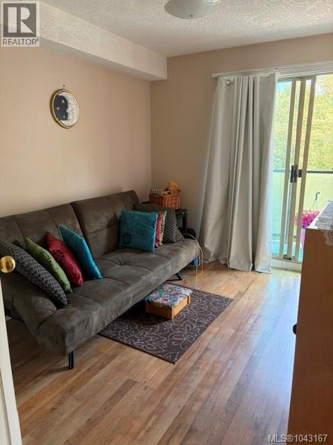 #307 2527 Quadra St - 16