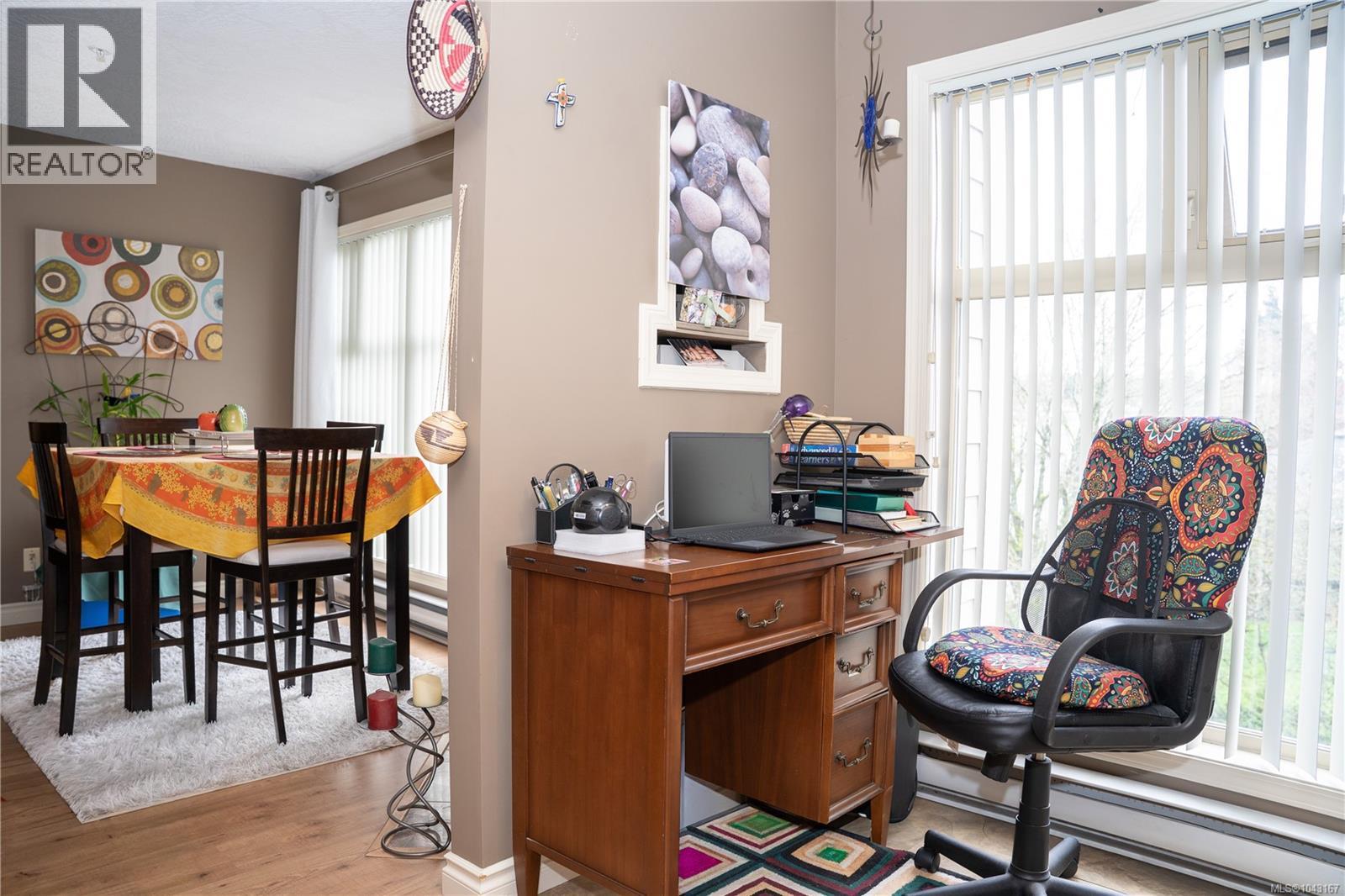#307 2527 Quadra St - 8