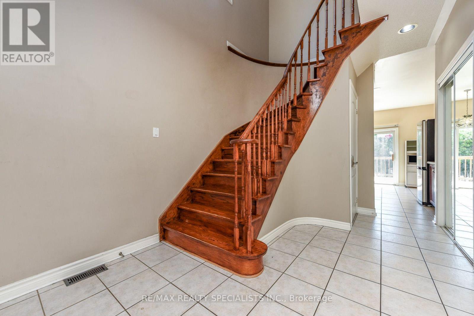 10 SWEET BRIAR LANE - 23