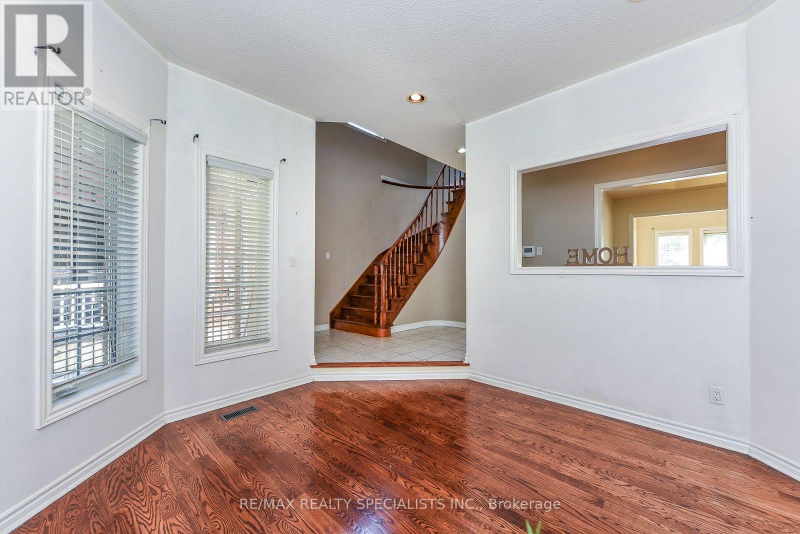 10 SWEET BRIAR LANE - 25