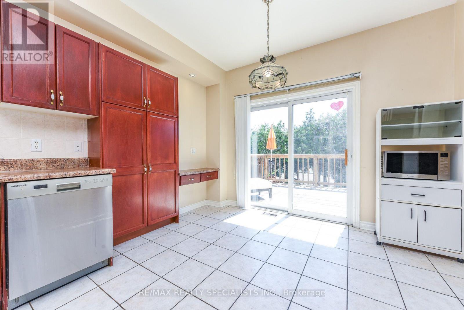 10 SWEET BRIAR LANE - 35