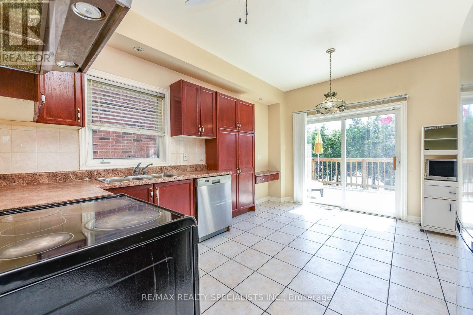 10 SWEET BRIAR LANE - 33