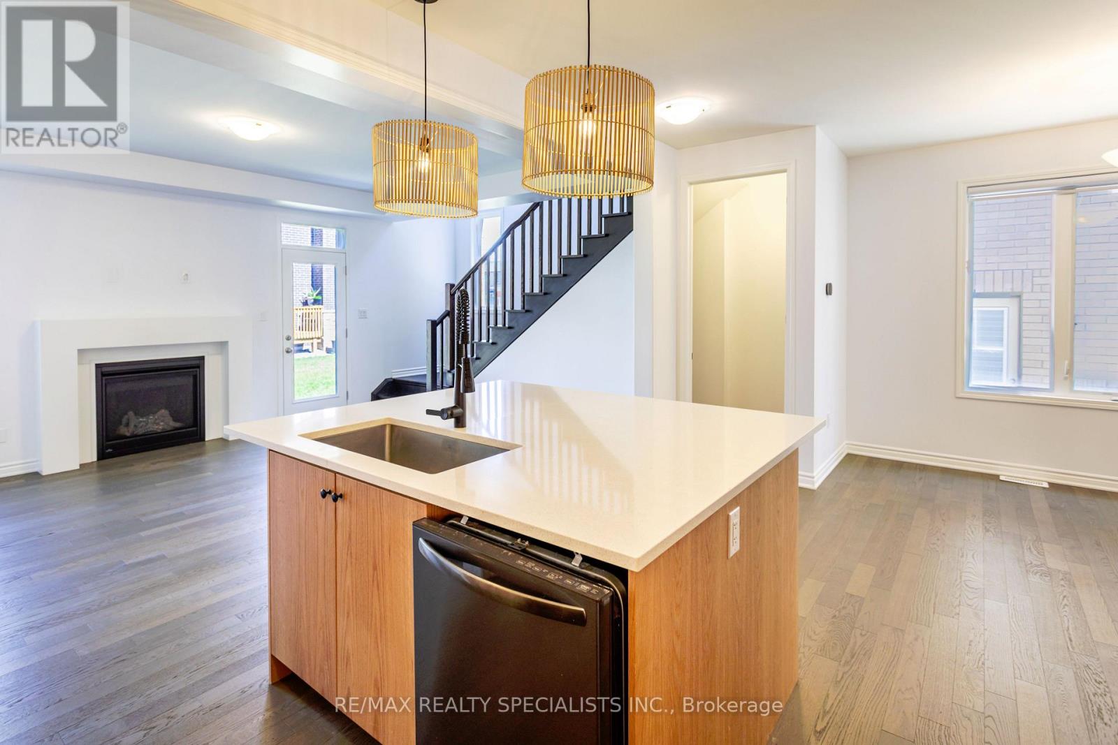 1183 STACEY CRESCENT - 18