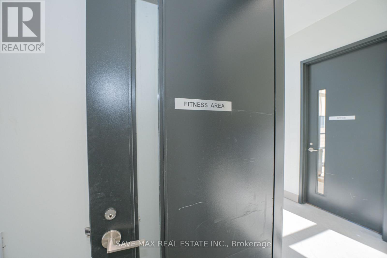 #421 225 MALTA AVENUE - 34