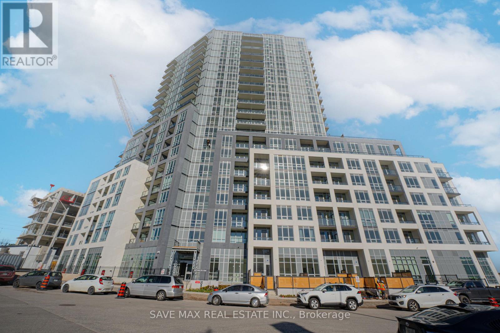 #421 225 MALTA AVENUE - 35