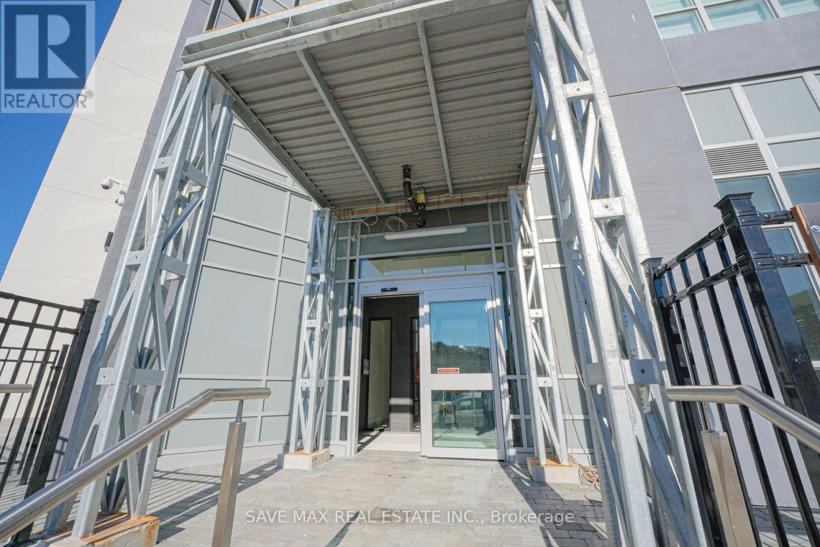 #421 225 MALTA AVENUE - 37