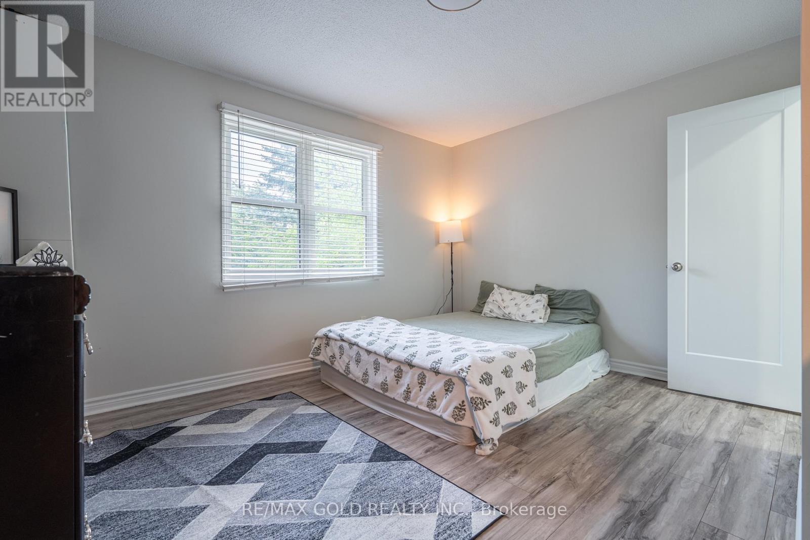 23 JUDITH CRESCENT - 12