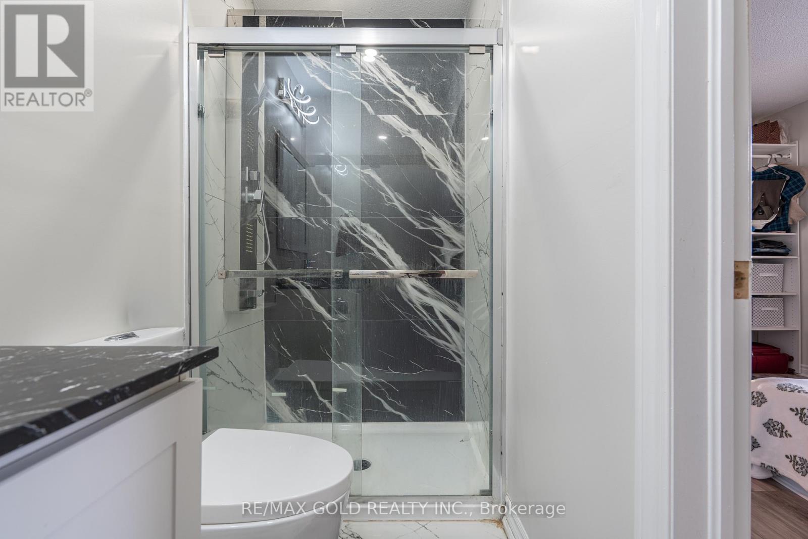23 JUDITH CRESCENT - 15