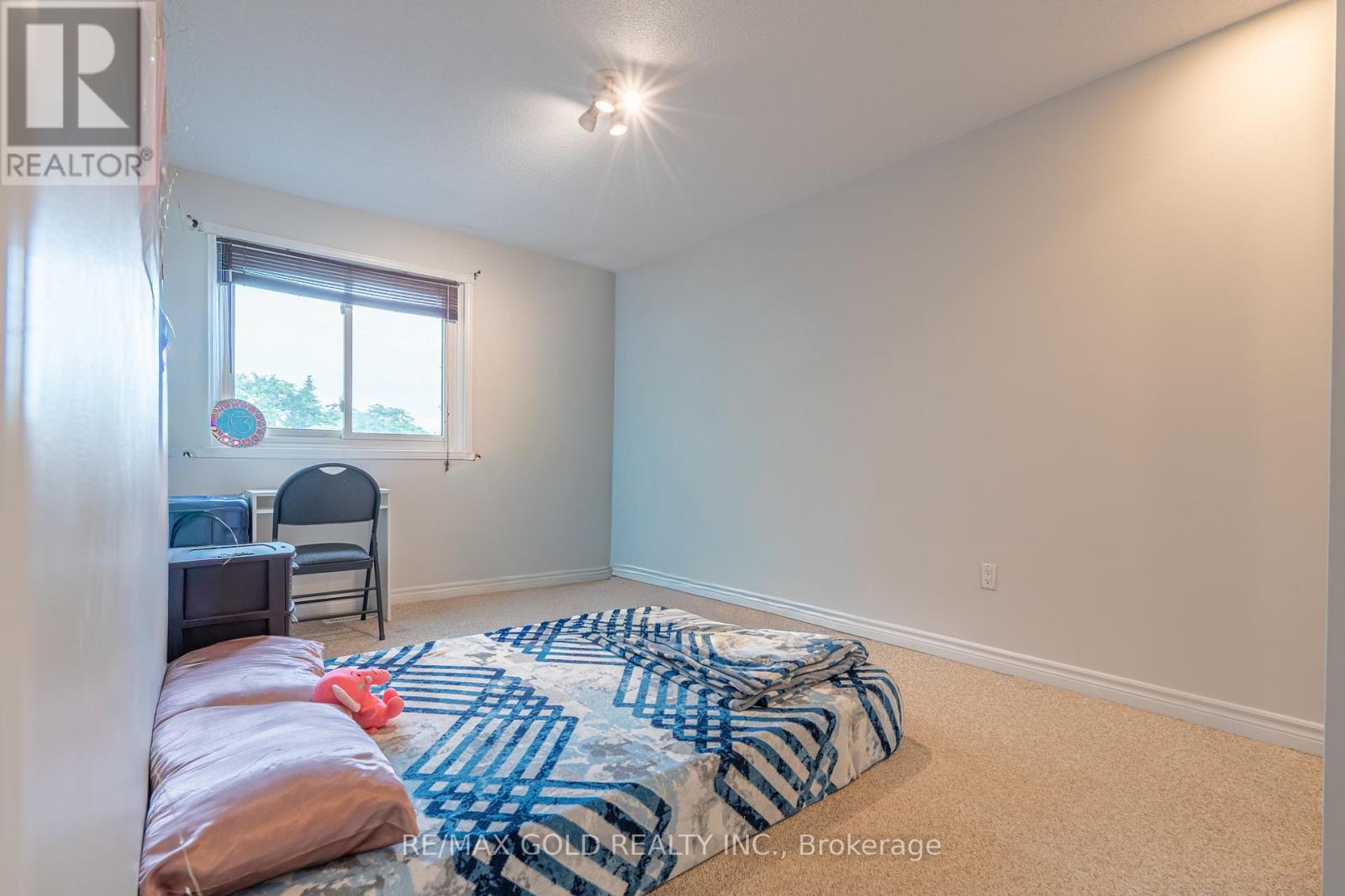 23 JUDITH CRESCENT - 18