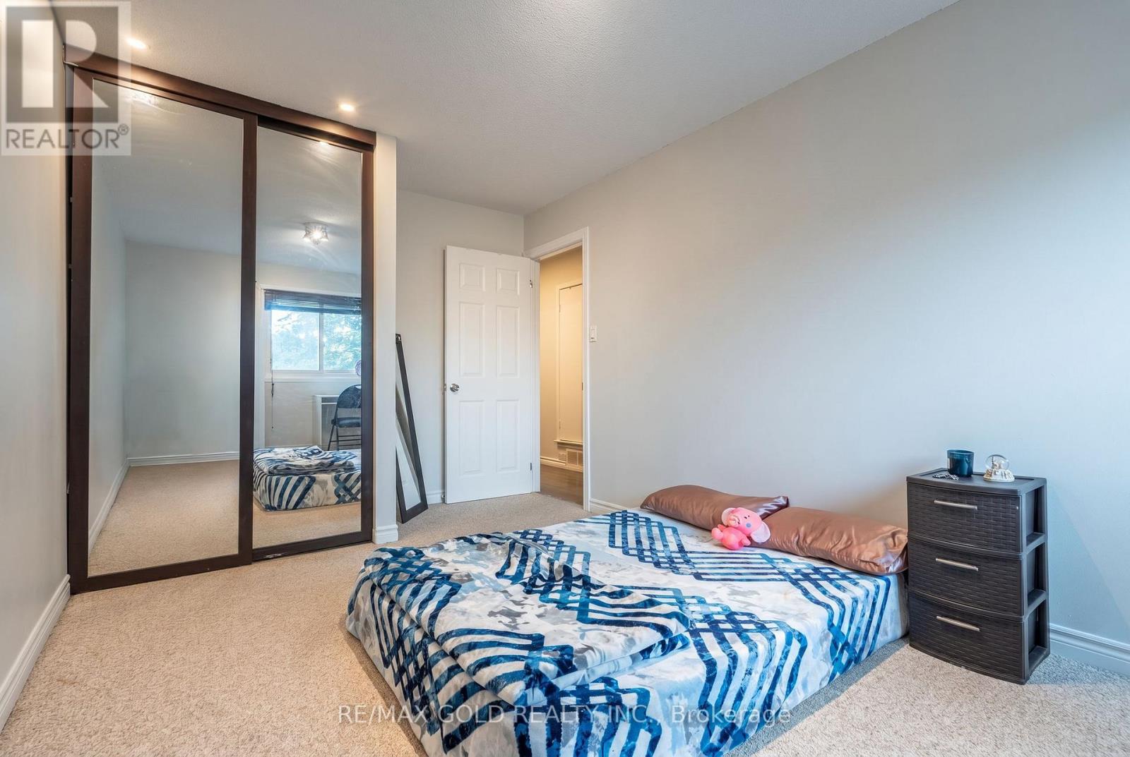 23 JUDITH CRESCENT - 19