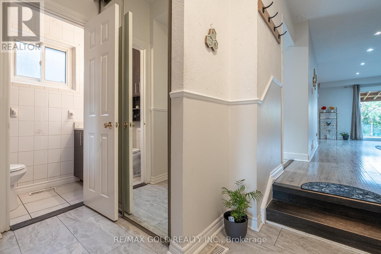 23 JUDITH CRESCENT - 2