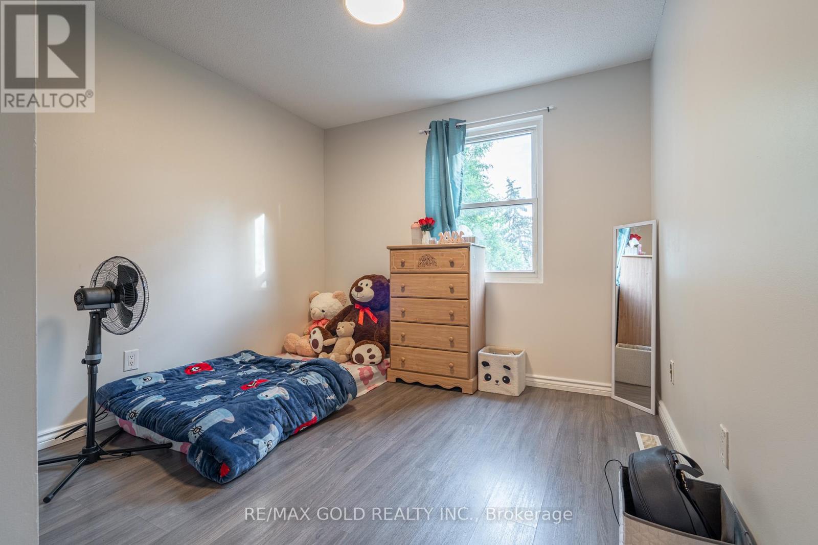 23 JUDITH CRESCENT - 20