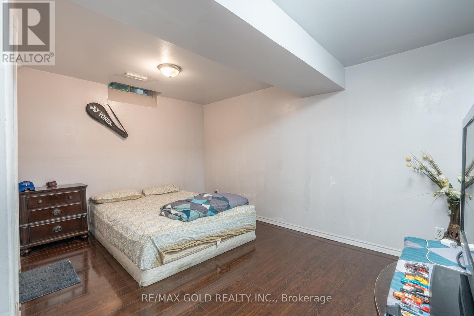 23 JUDITH CRESCENT - 24
